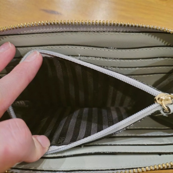 Y2K vintage retro Victoria’s Secret Crocodile Mint Green Wallet - Picture 8 of 10